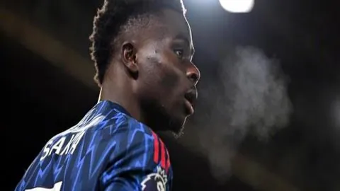 利物浦10人取胜里尔，2-1晋级欧联杯16强